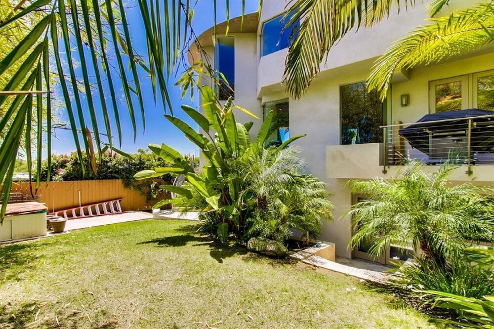 Photo of Outdoor in Mission Hills