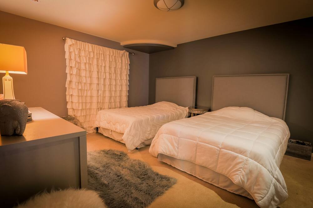 Photo of Bedroom in Mission Hills