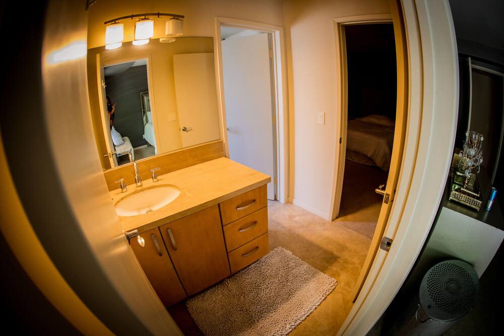 Photo of Bathroom in Mission Hills