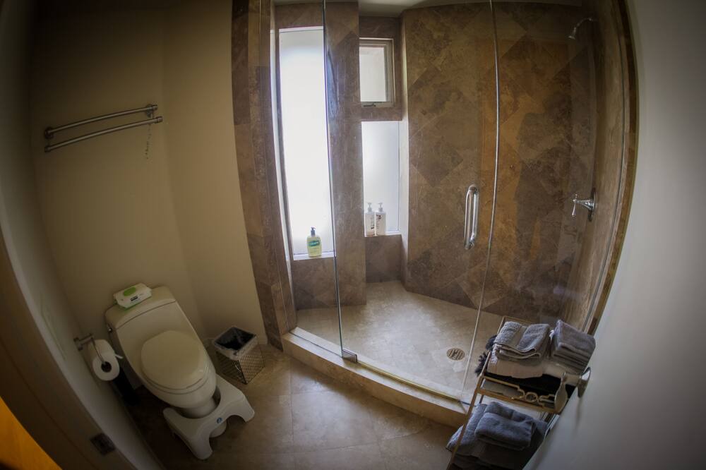 Photo of Bathroom in Mission Hills