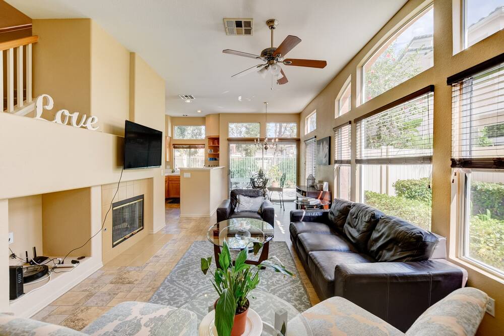 Photo of Livingroom in Mission Valley