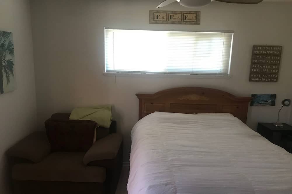 Photo of Bedroom in Clairemont