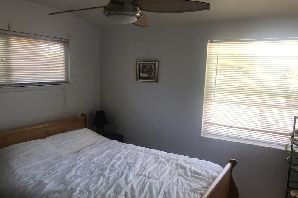 Photo of Bedroom in Clairemont