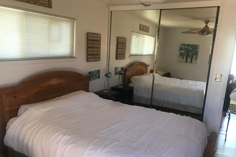 Photo of Bedroom in Clairemont
