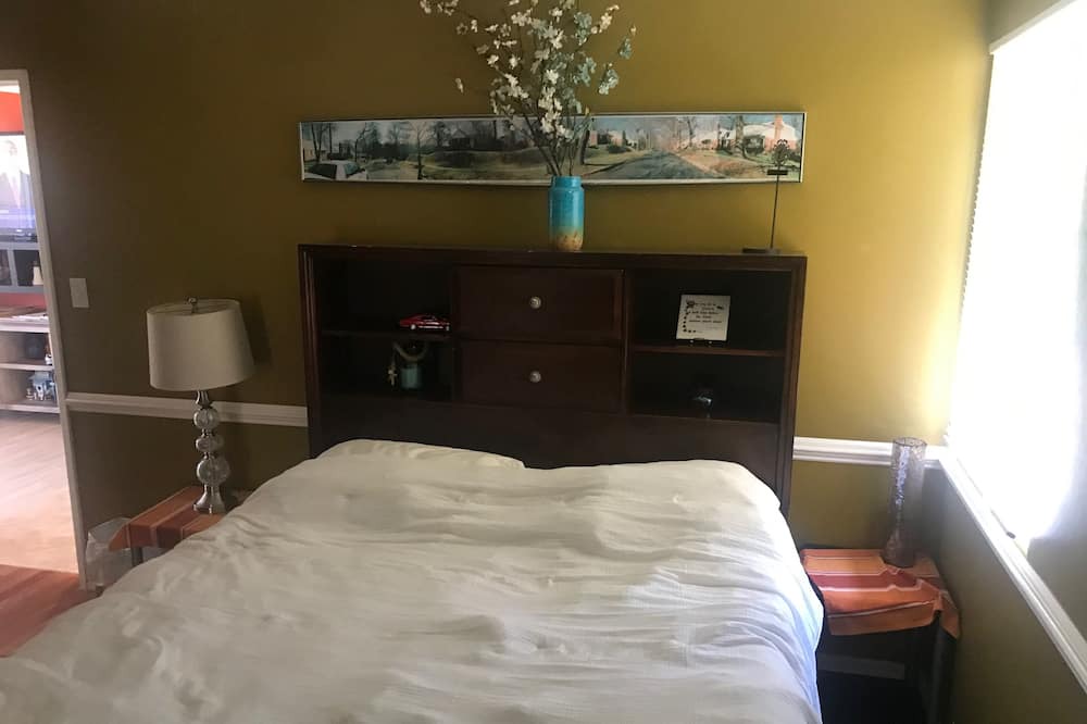 Photo of Bedroom in Clairemont
