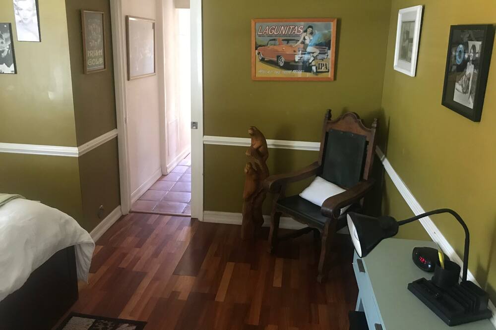 Photo of Bedroom in Clairemont