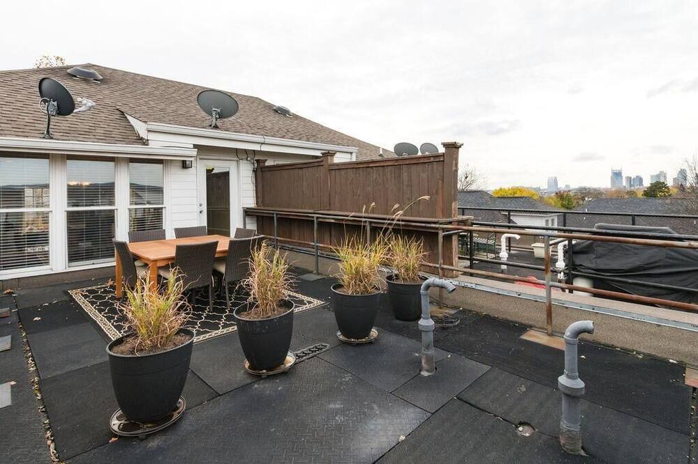 Photo of Patio Balcony in Historic Edgefield