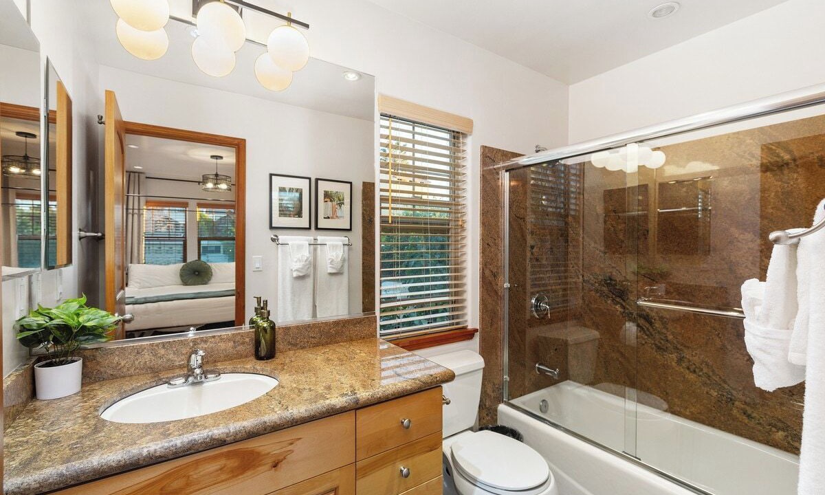 Photo of Bathroom in Mission Hills