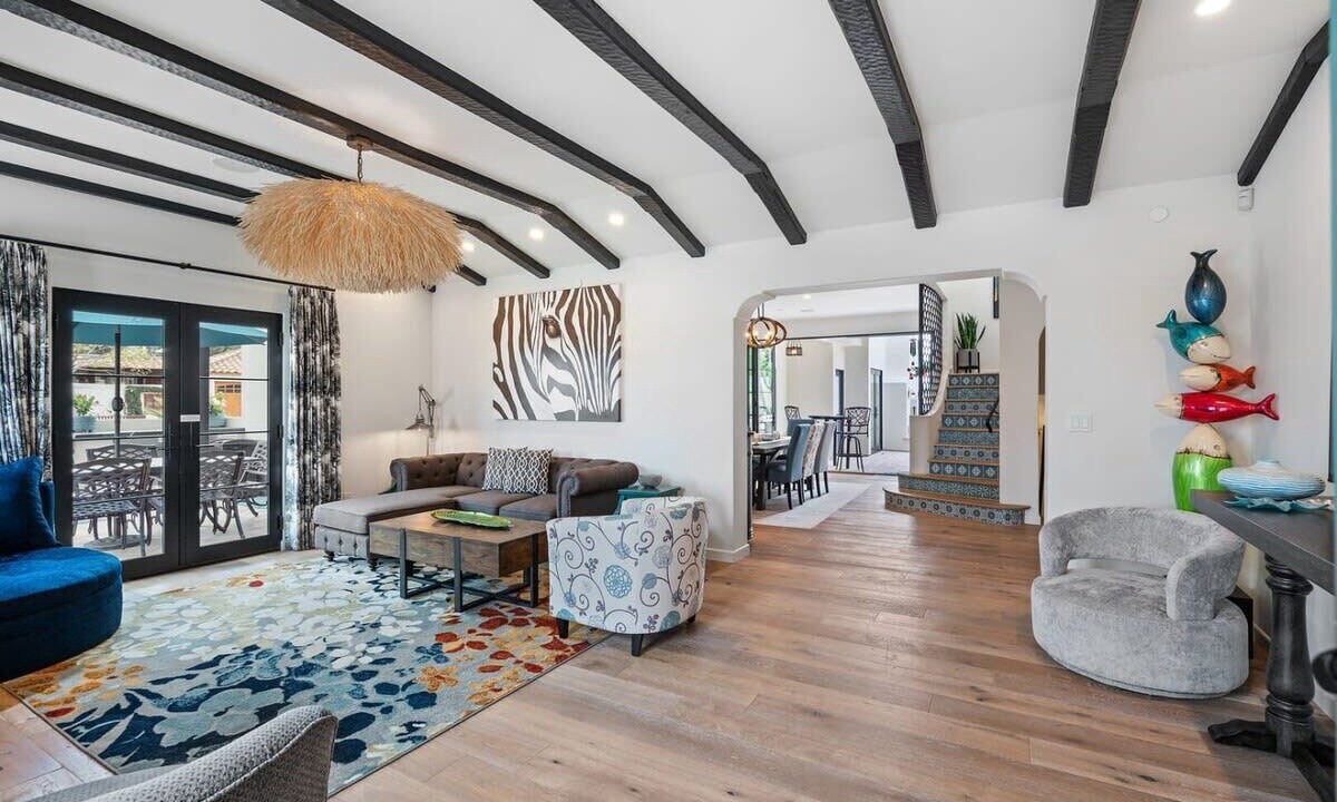 Photo of Livingroom in Crown Point