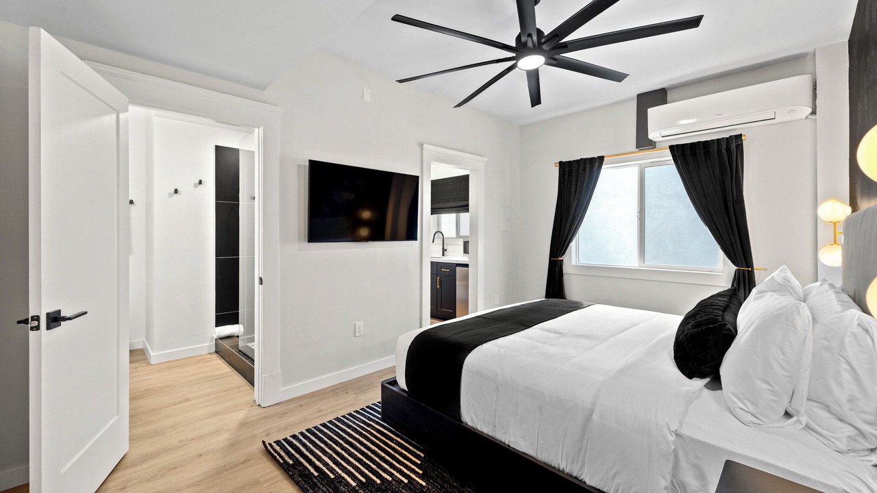 Photo of Bedroom in Little Italy