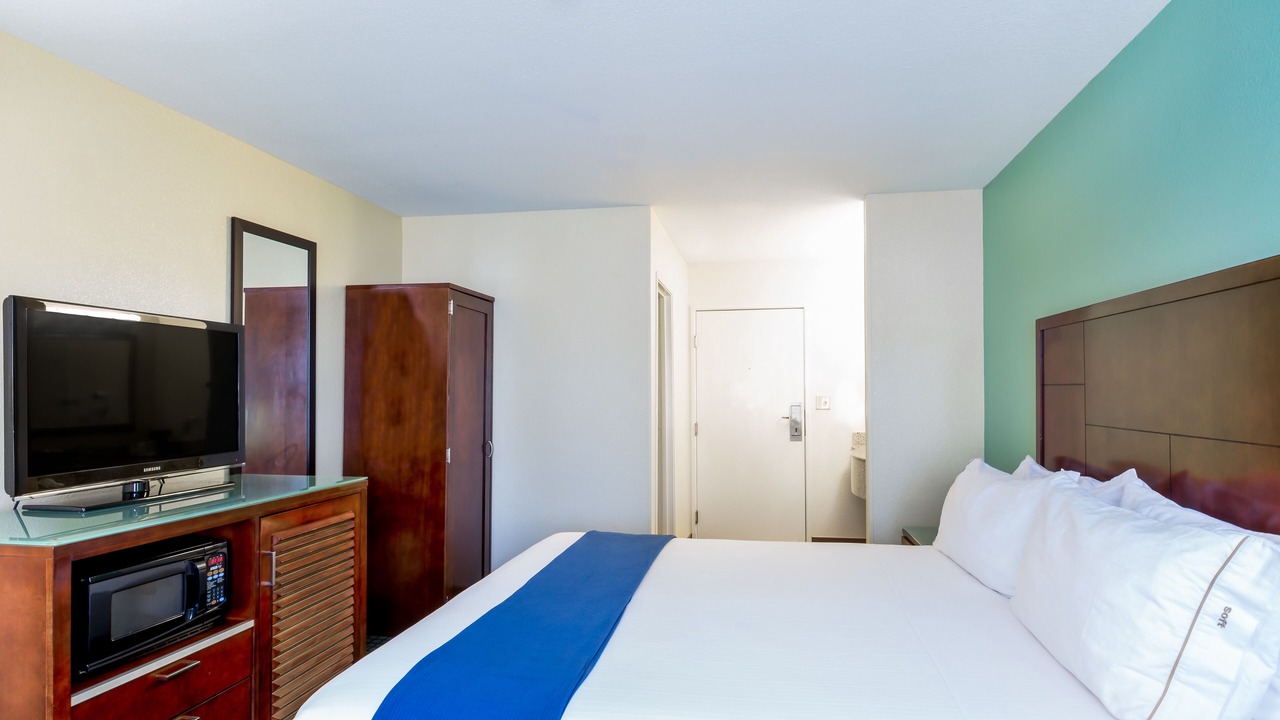 Photo of Bedroom in Pacific Beach