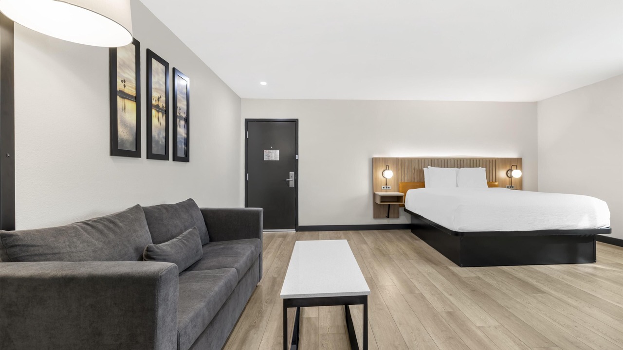 Photo of Bedroom in Bay Park