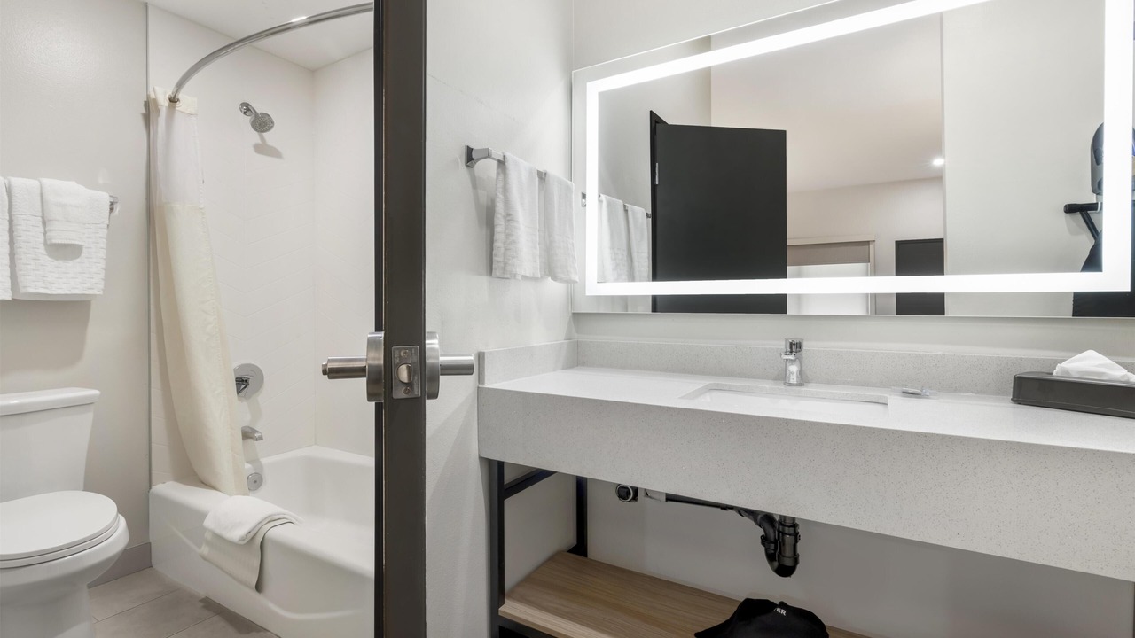 Photo of Bathroom in Bay Park