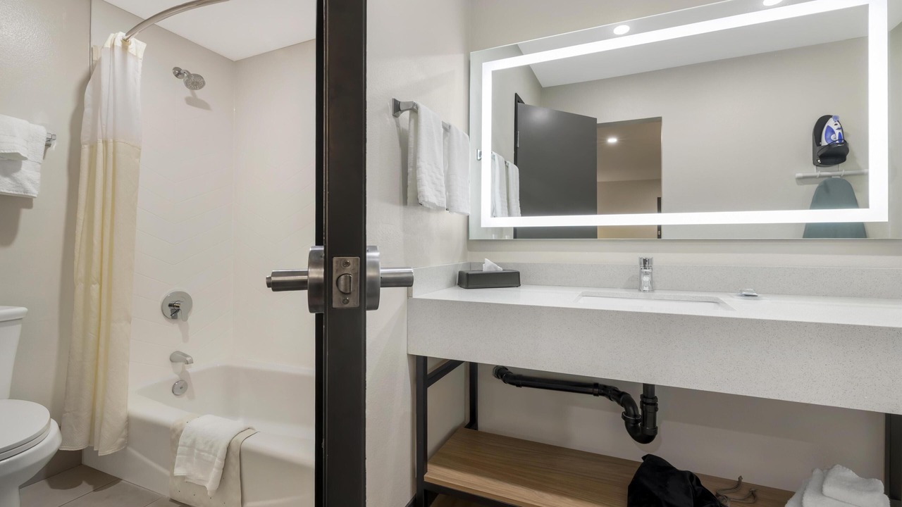 Photo of Bathroom in Bay Park