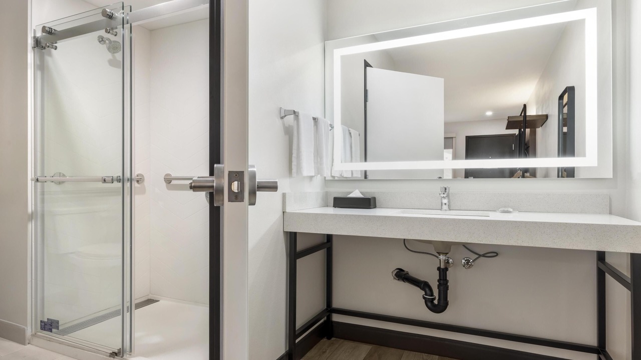 Photo of Bathroom in Bay Park