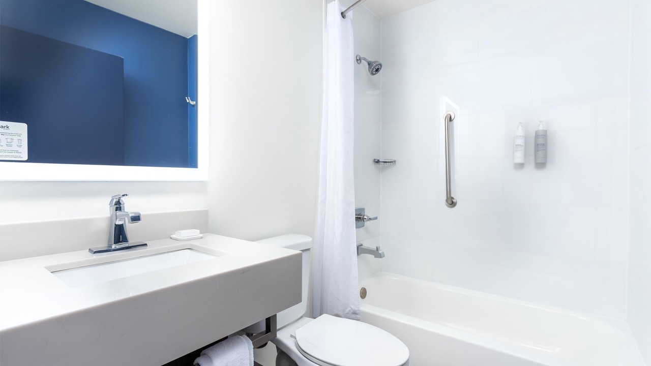 Photo of Bathroom in Clarion