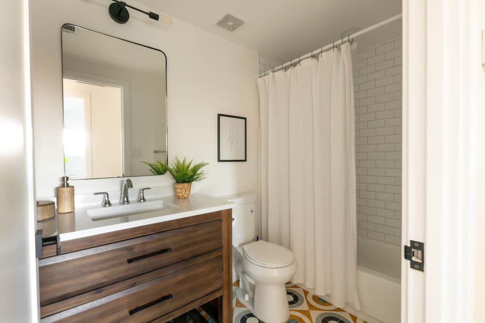 Photo of Bathroom in Serra Mesa