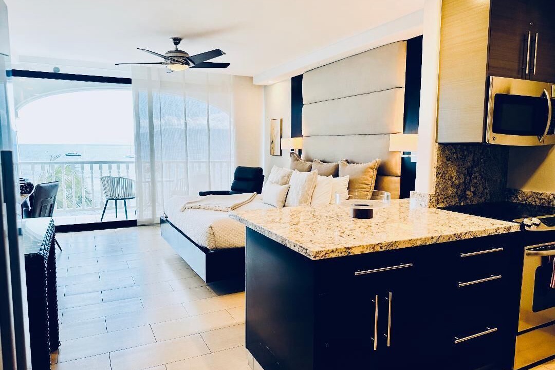 Photo of Bedroom in Historic Lahaina Front Street