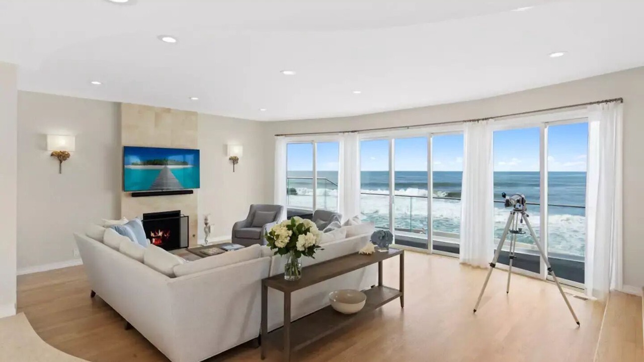 Photo of Livingroom in Lower Hermosa