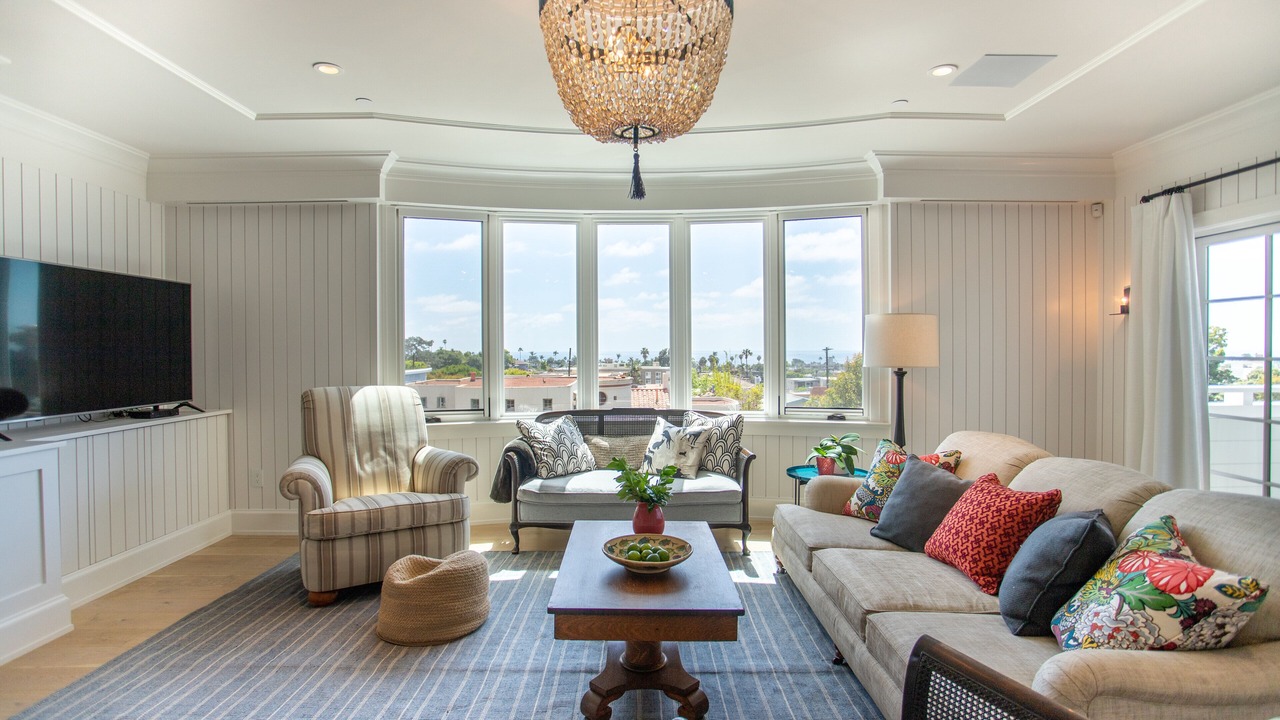 Photo of Livingroom in Village of La Jolla