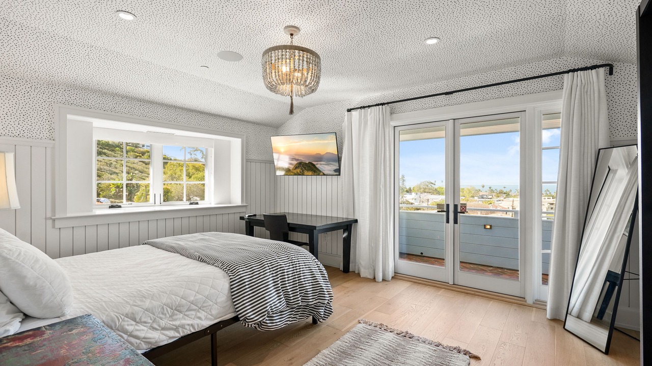 Photo of Bedroom in Village of La Jolla