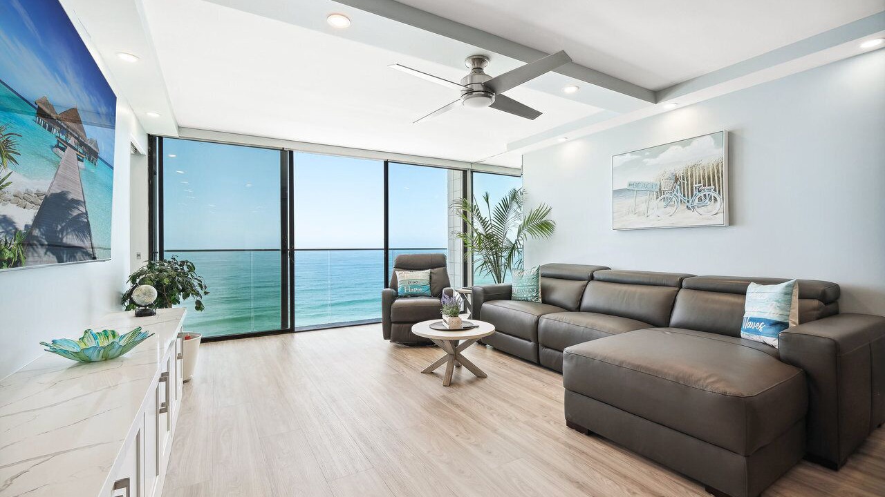Photo of Livingroom in North Pacific Beach
