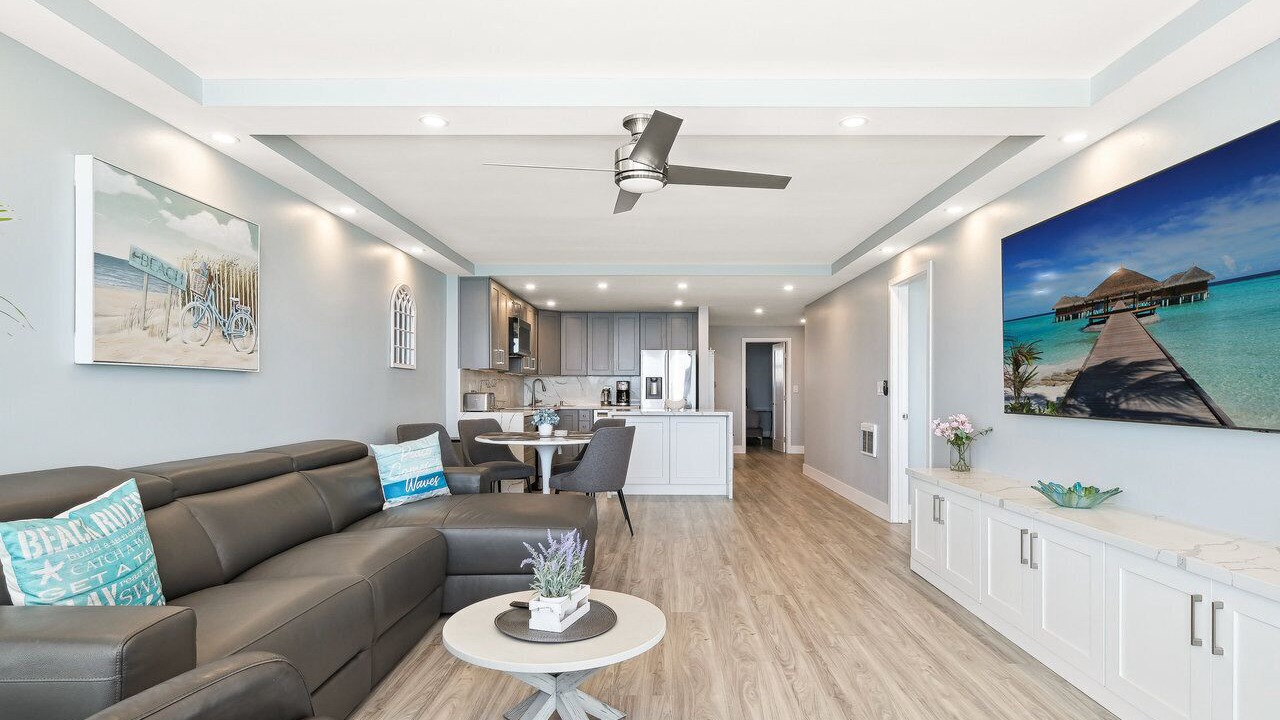 Photo of Livingroom in North Pacific Beach