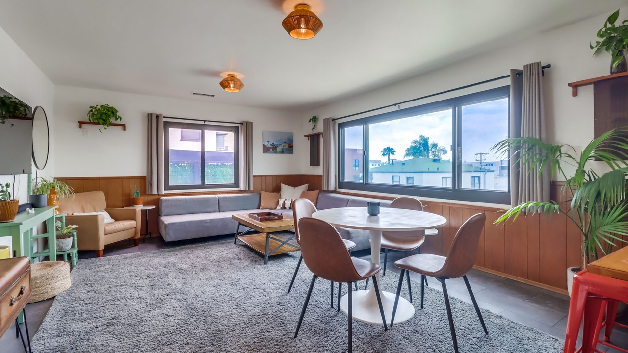 Photo of Livingroom in Harborview