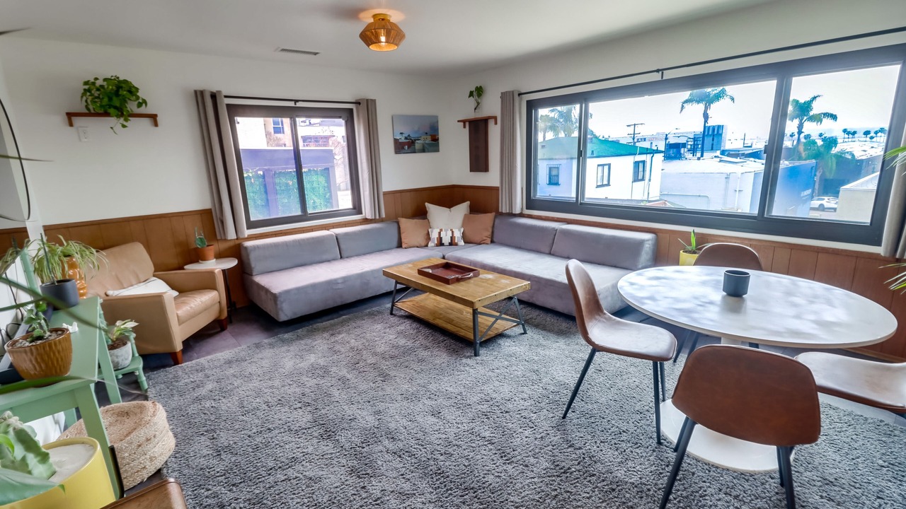 Photo of Livingroom in Harborview