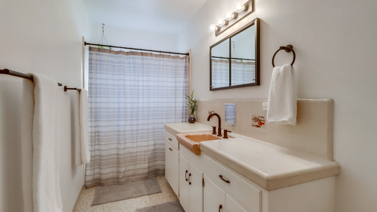 Photo of Bathroom in Harborview