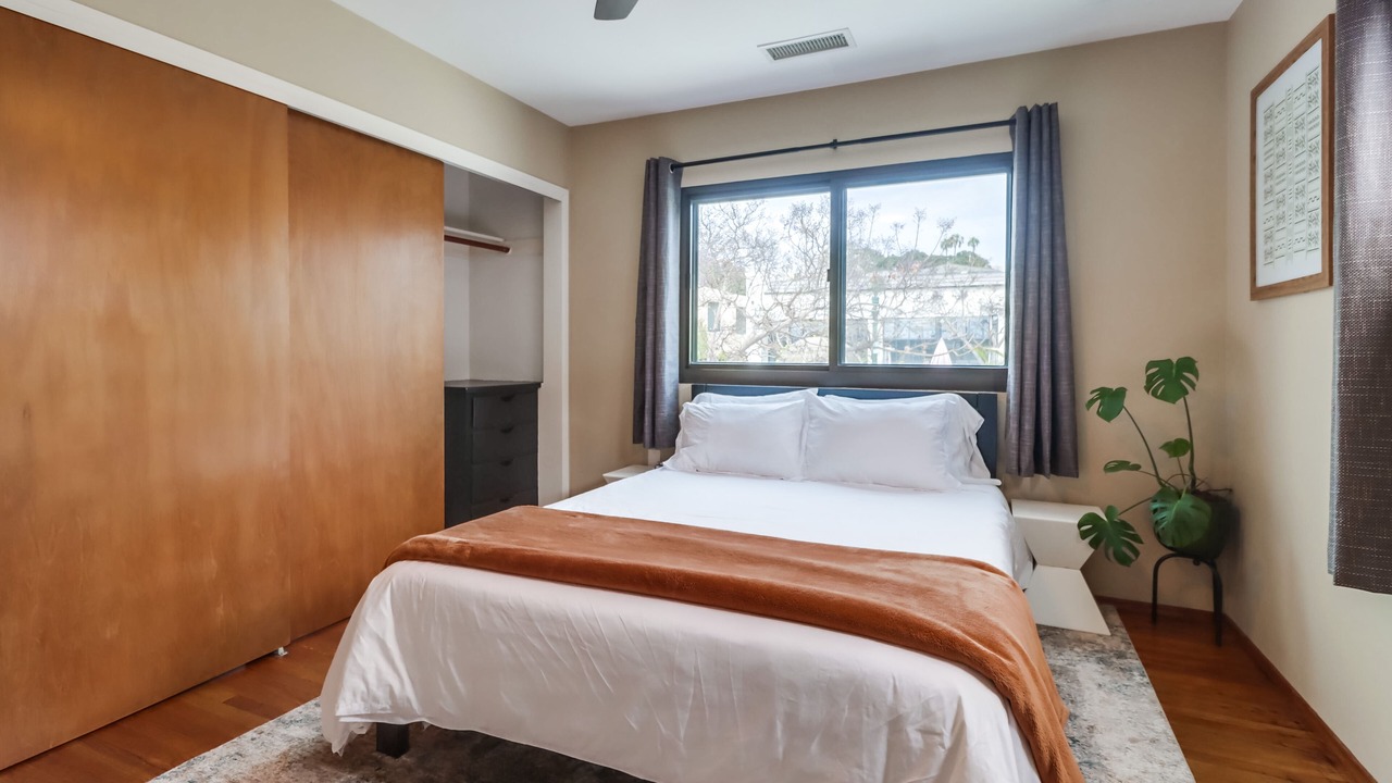 Photo of Bedroom in Harborview