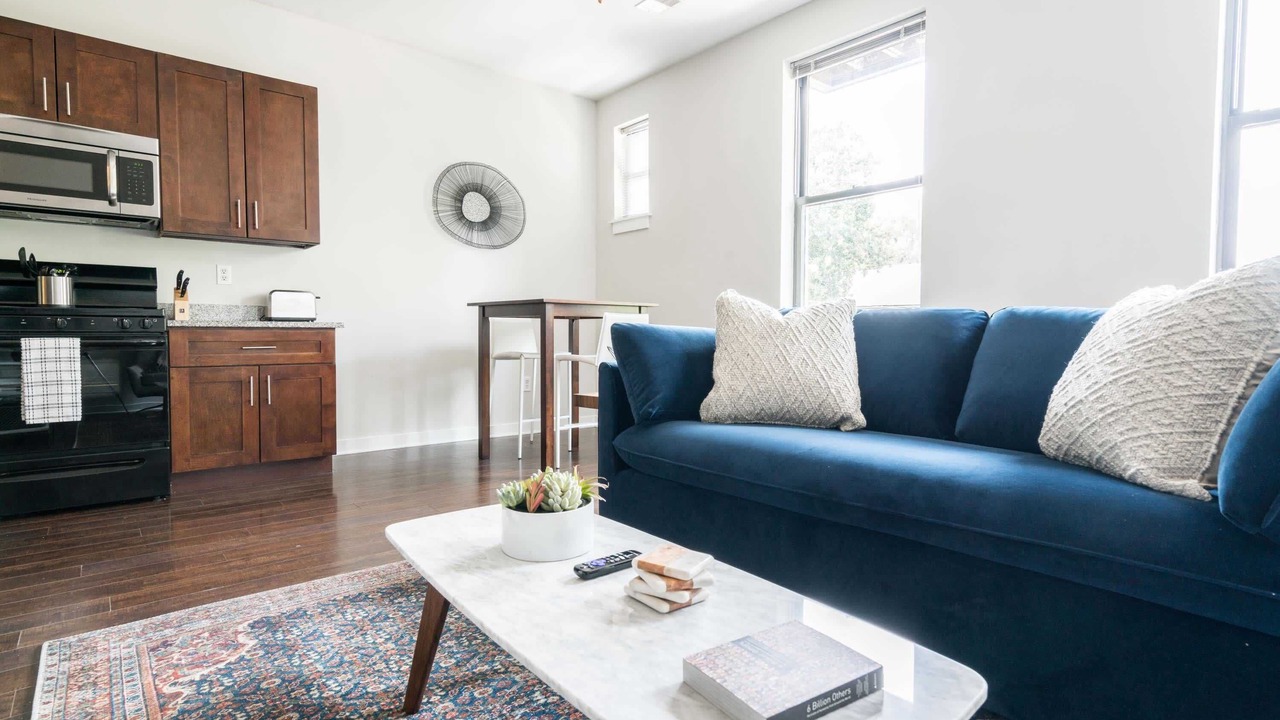 Photo of Livingroom in Music Row