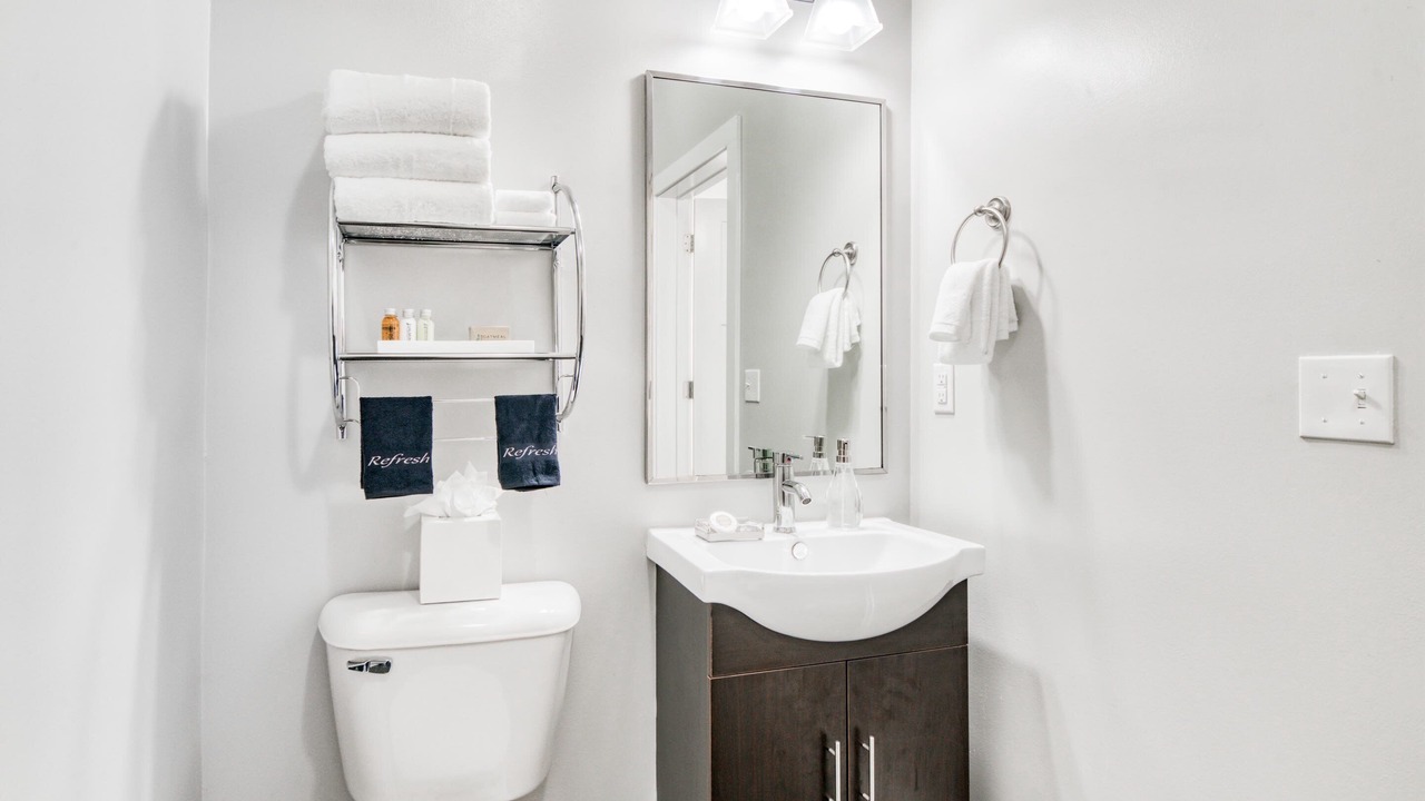 Photo of Bathroom in Music Row
