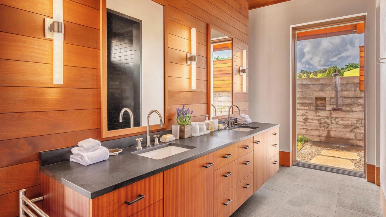 Photo of Bathroom in Poipu