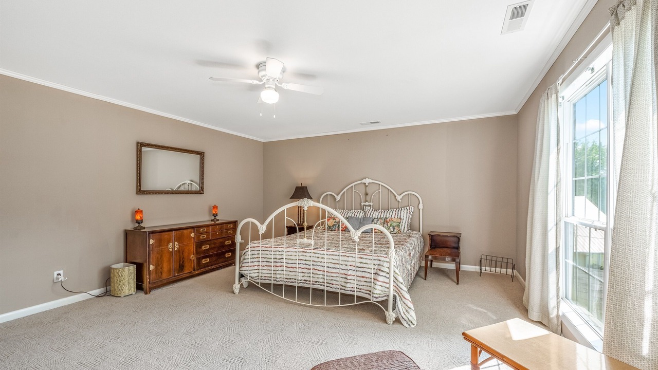 Photo of Bedroom in Cedar Bluff