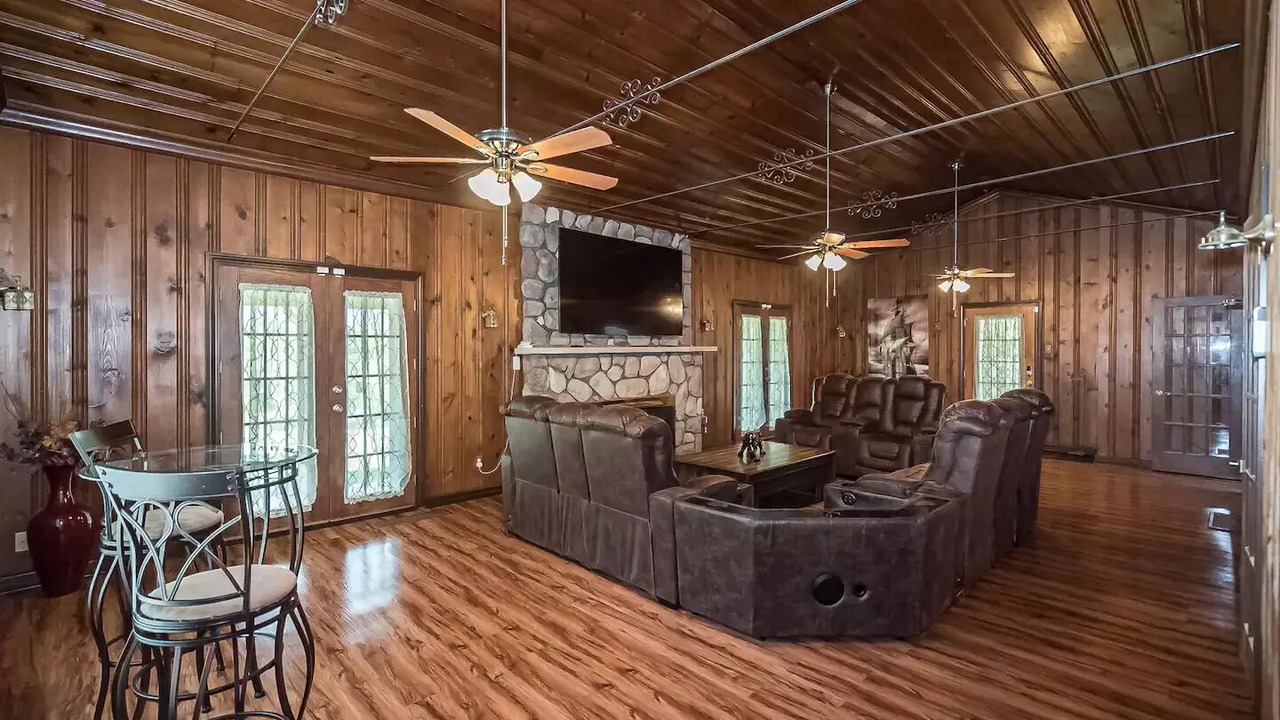 Photo of Livingroom in Ferguson