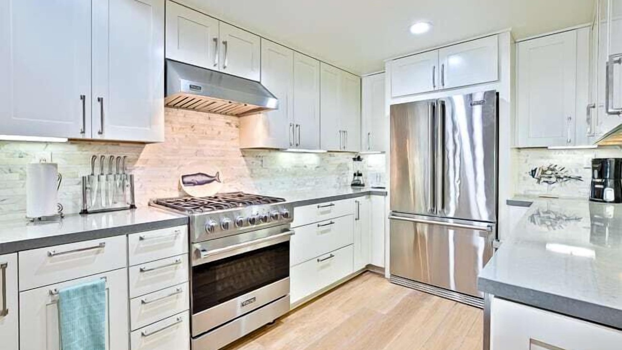 Photo of Kitchen in Beach Barber Tract