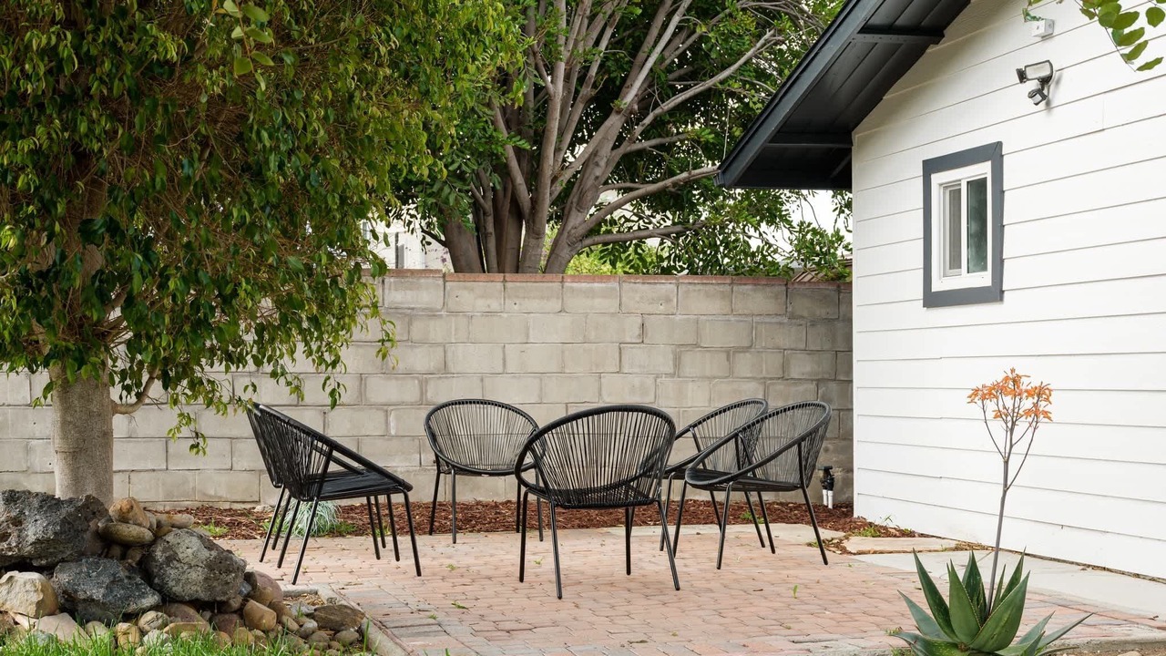 Photo of Outdoor in Birdland