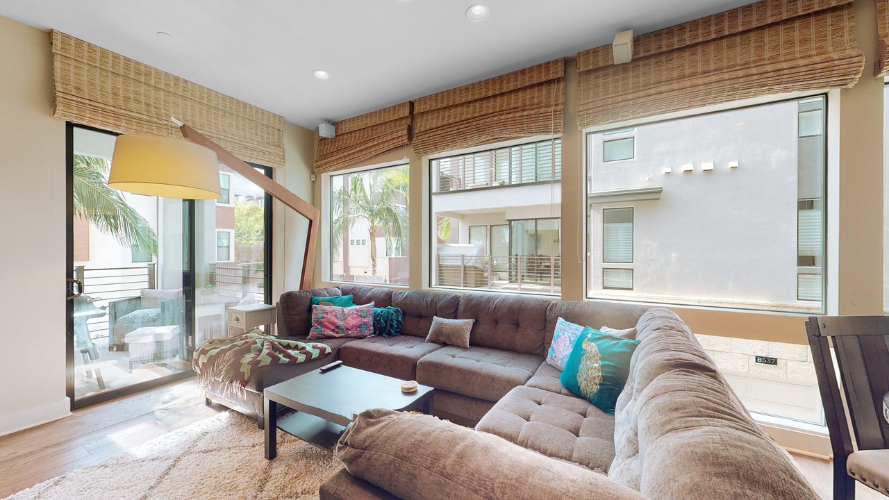 Photo of Livingroom in Serra Mesa