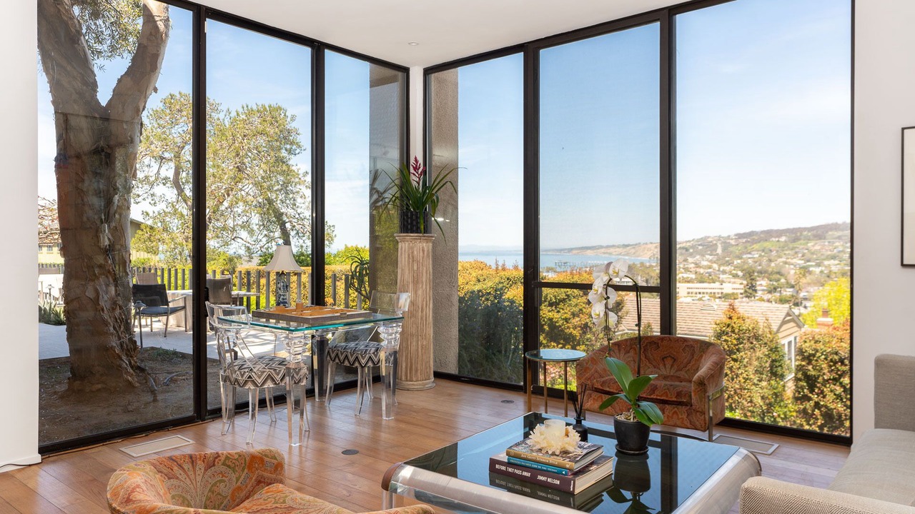 Photo of Livingroom in Hidden Valley