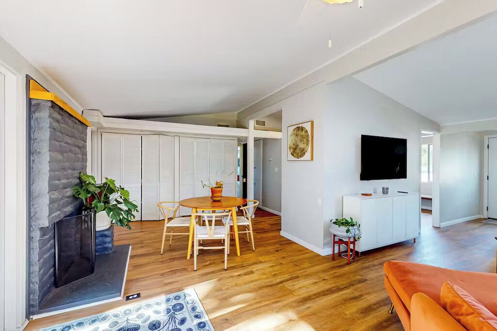 Photo of Livingroom in Spring Valley