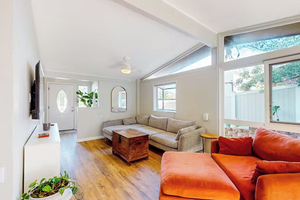 Photo of Livingroom in Spring Valley