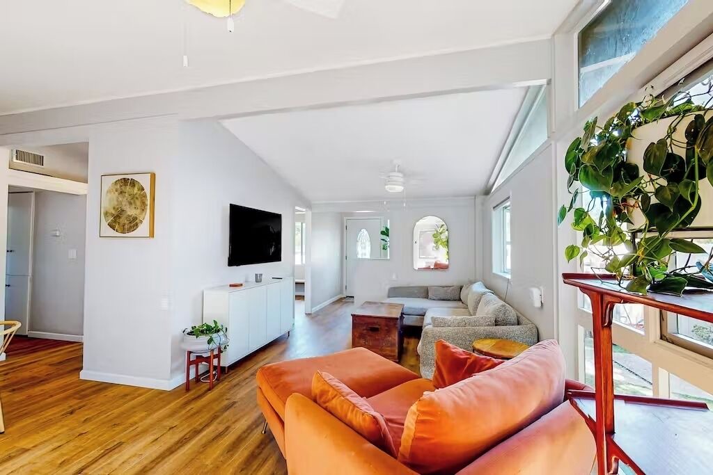 Photo of Livingroom in Spring Valley