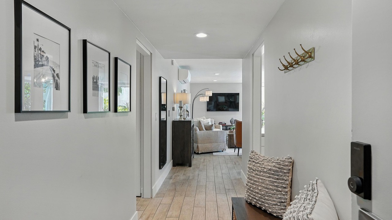 Photo of Livingroom in Crown Point