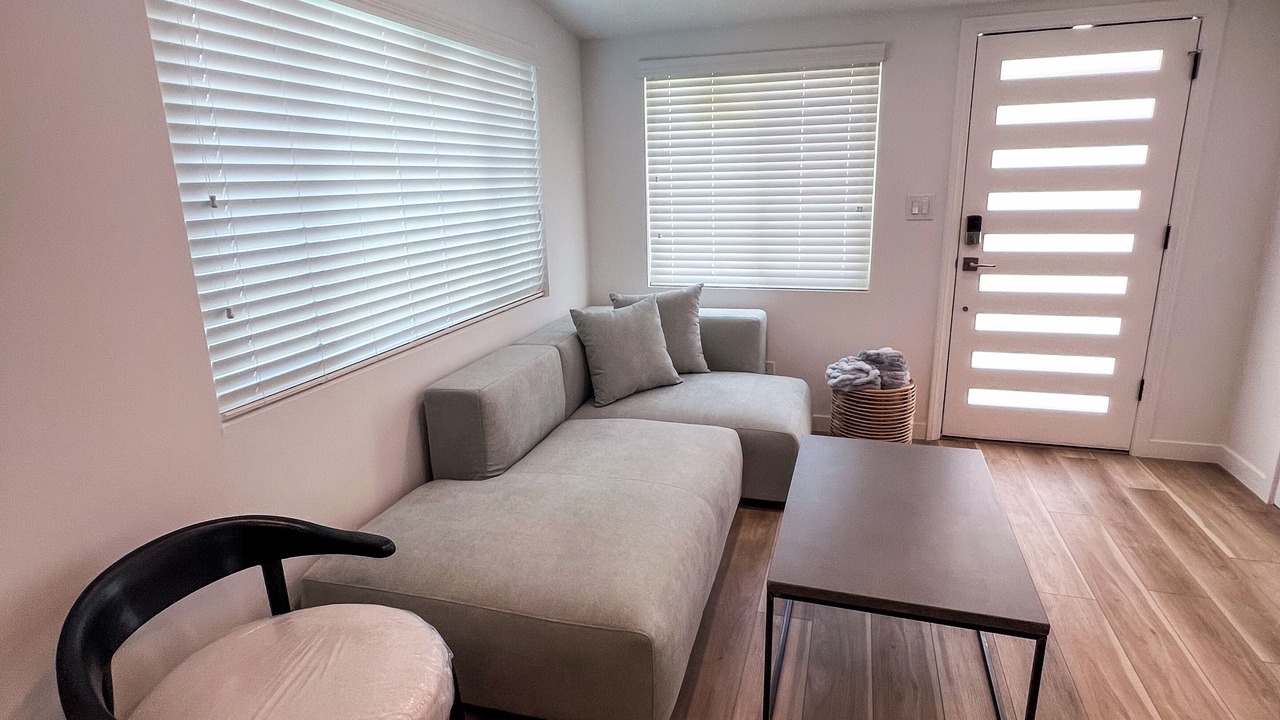 Photo of Livingroom in Bay Park