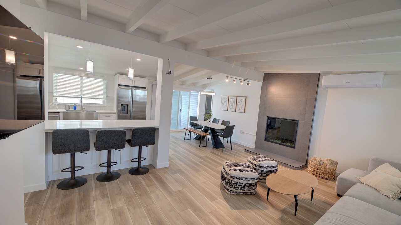 Photo of Livingroom in Bay Park