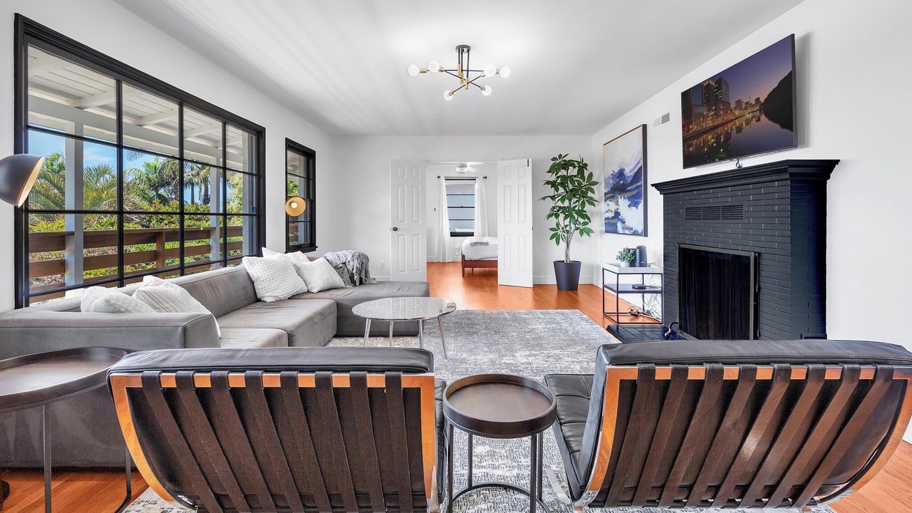 Photo of Livingroom in La Jolla Shores