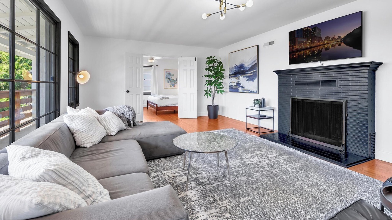 Photo of Livingroom in La Jolla Shores
