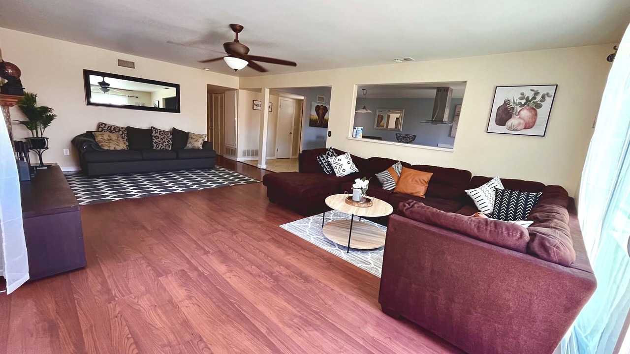 Photo of Livingroom in Spring Valley