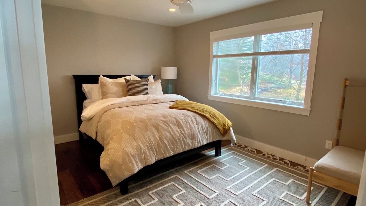 Photo of Bedroom in Greentown